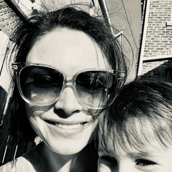 Meet your Posher, Ashley - Picture 1 of 2